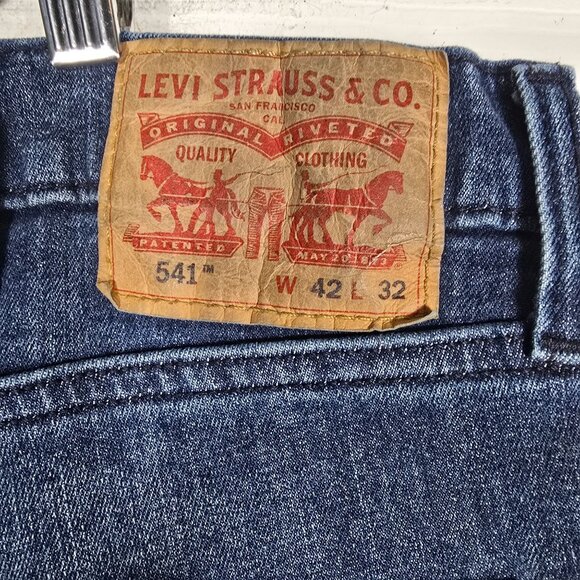Levi's 541 Blue Jeans Size 42X32 Men's Straight Leg‎ Stretch Denim - Picture 7 of 10